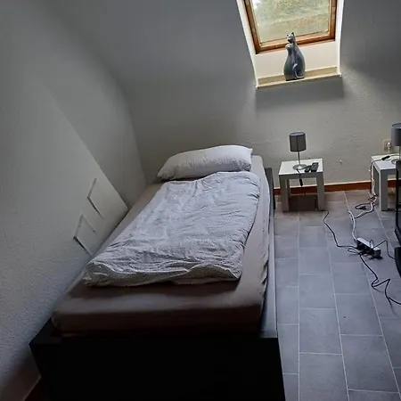 Dachgeschosswohnung In Poll Apartment Köln