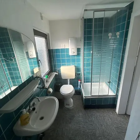 Dachgeschosswohnung In Poll Apartment Köln