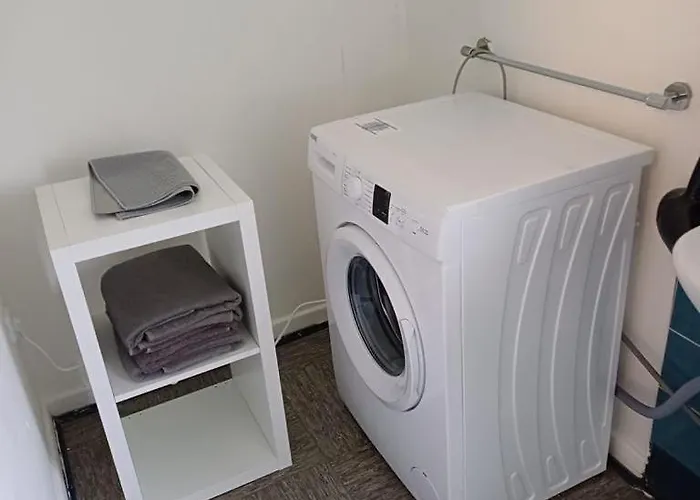 Dachgeschosswohnung In Poll * Köln