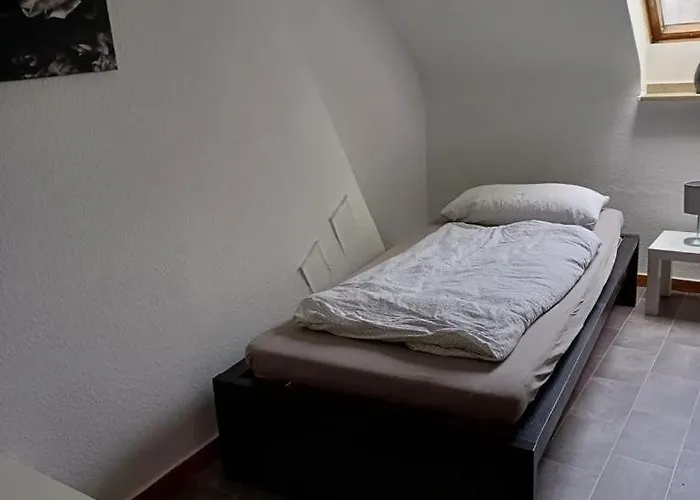 Dachgeschosswohnung In Poll