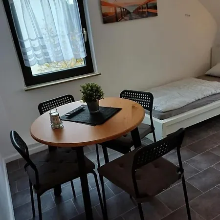 Dachgeschosswohnung In Poll * קלן